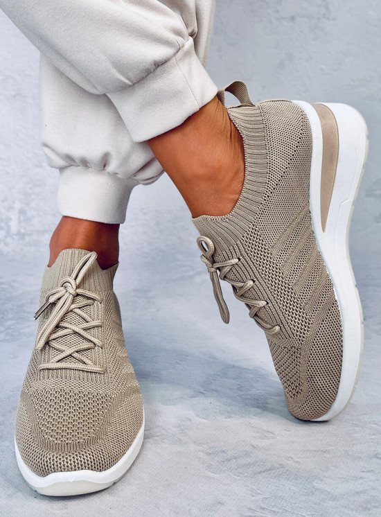 Teniși sport bej din material elastic