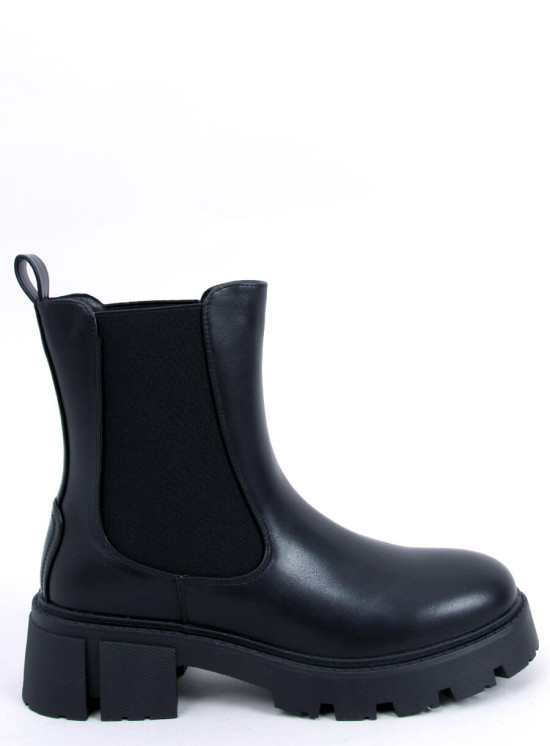 Botine înalte de culoare neagră
