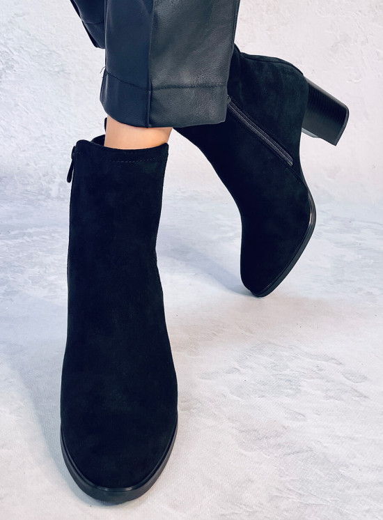 Botine clasice negre