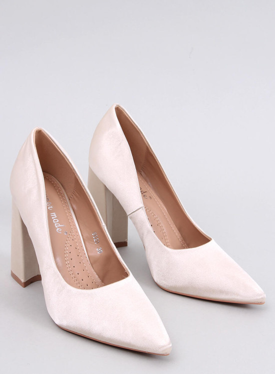 Pantofi din satin cremă