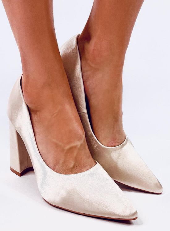 Pantofi din satin cremă