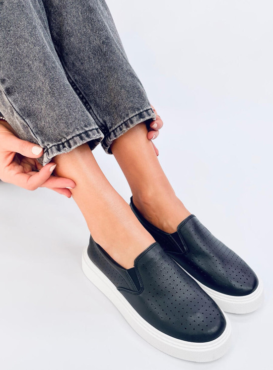 Teniși slip-on perforați negri