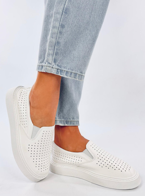Teniși slip-on perforați albi