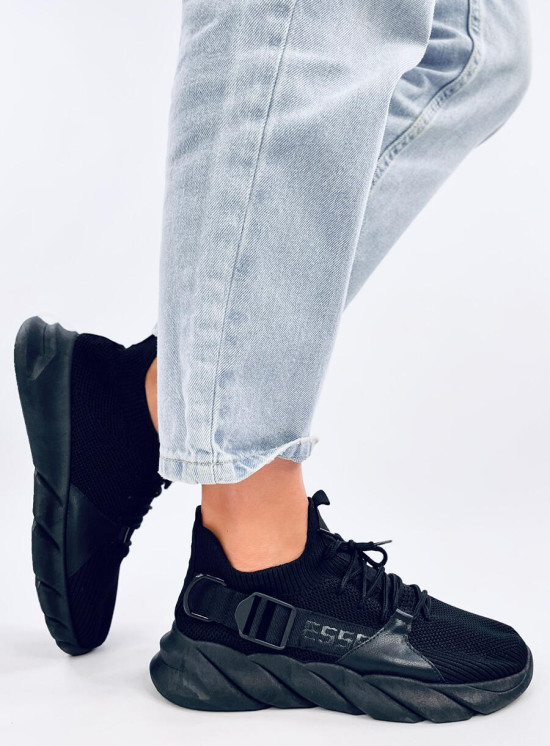 Adidași negri din material textil