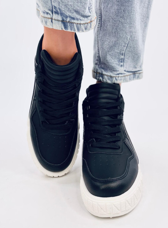 Adidași negri la gleznă