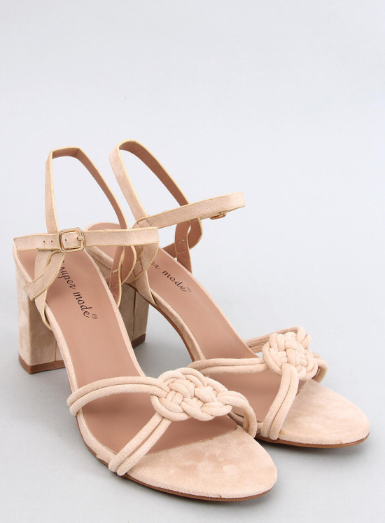 Sandale bej din piele întoarsă cu toc