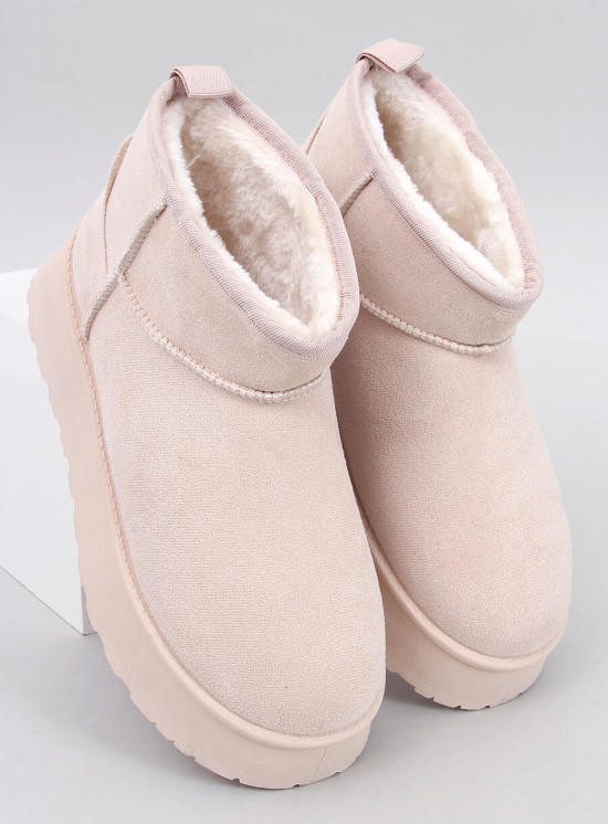 Ghete de zăpadă bej deschis pe platformă