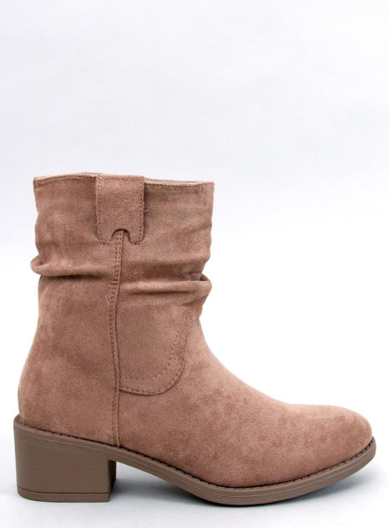 Cizme bej din piele întoarsă cu toc jos