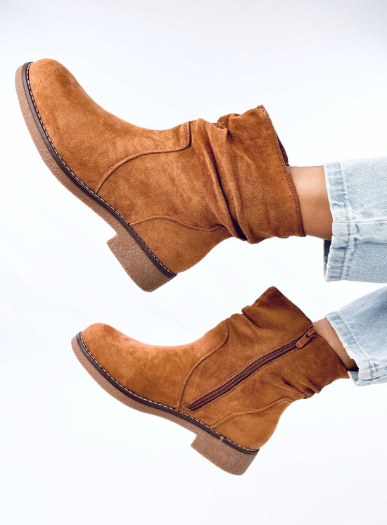 Cizme din piele intoarsă cu talpă plată camel