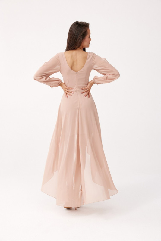 Rochie asimetrică cu mâneci lungi în nuanță cappuccino