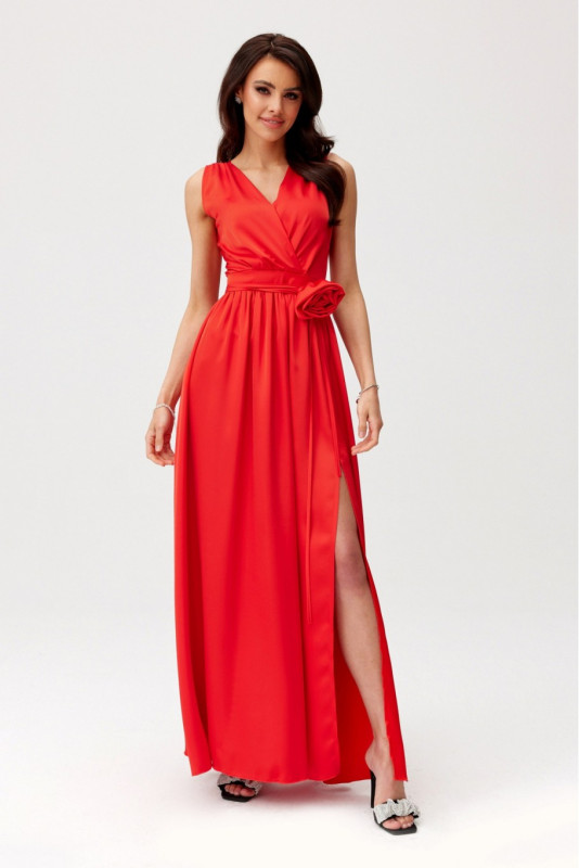 Rochie maxi din satin cu trandafir decorativ, roșie