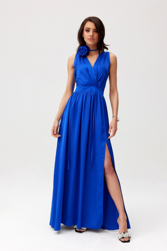 Rochie maxi din satin cu trandafir decorativ, albastru regal