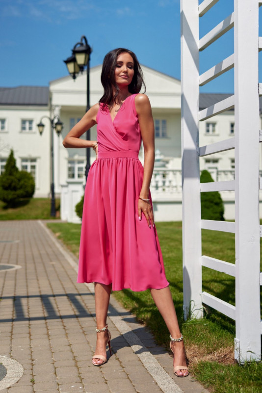 Rochie midi cu decolteu petrecut și bretele late, culoare amarant