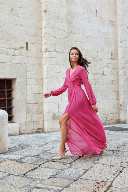 Rochie maxi din șifon cu mâneci lungi și legare la spate, culoare amarant
