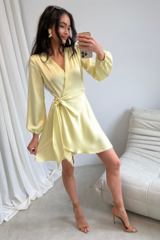 Rochie mini galbenă petrecută