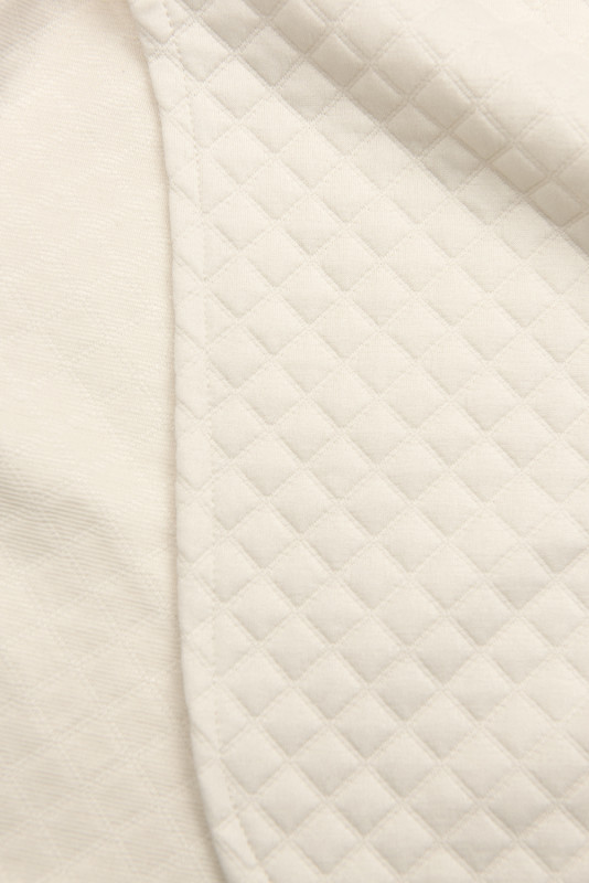 Rochie matlasată alb-crem cu curea