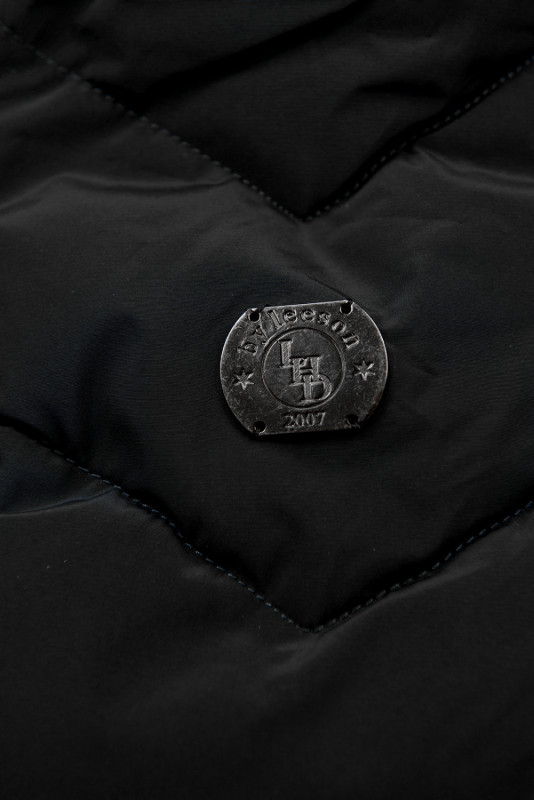 Geacă de iarnă matlasată neagră cu glugă detașabilă