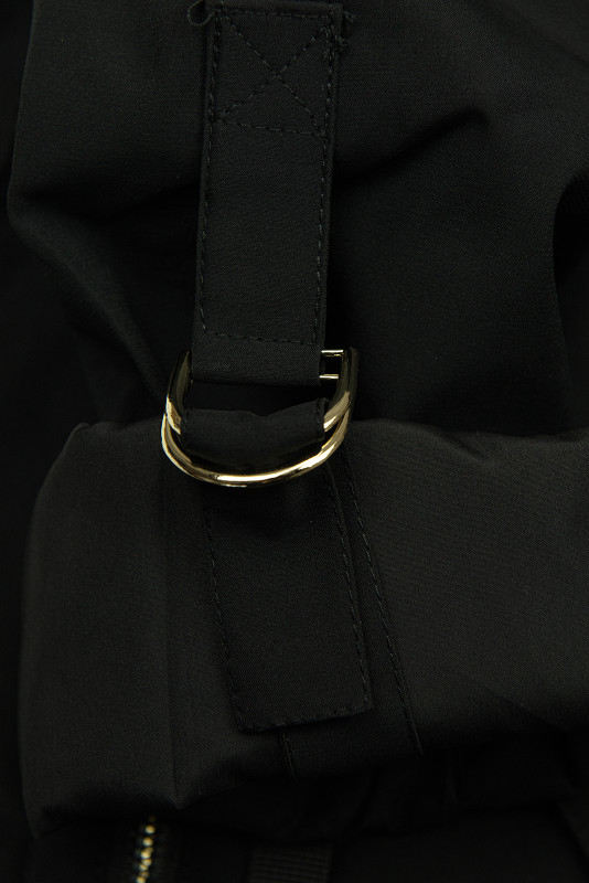 Parka pentru damă cu detalii aurii neagră