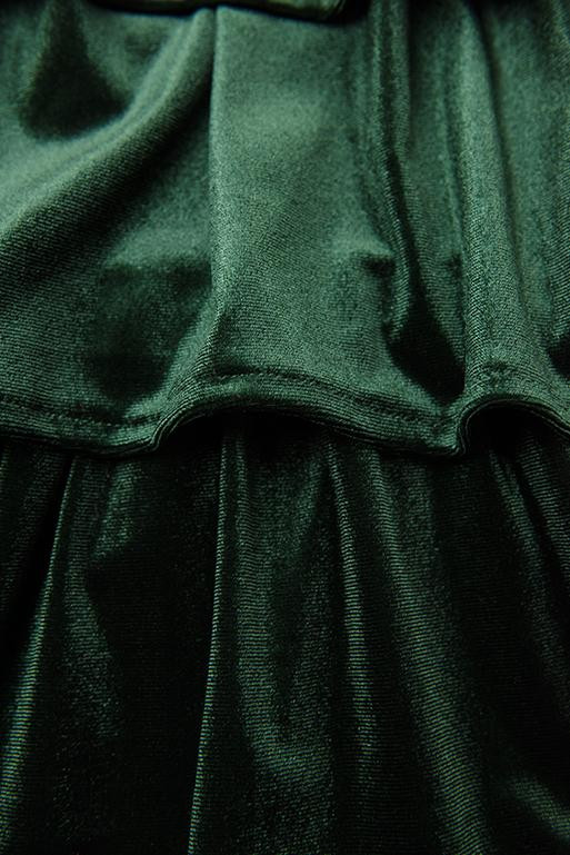 Rochie verde din catifea cu volane