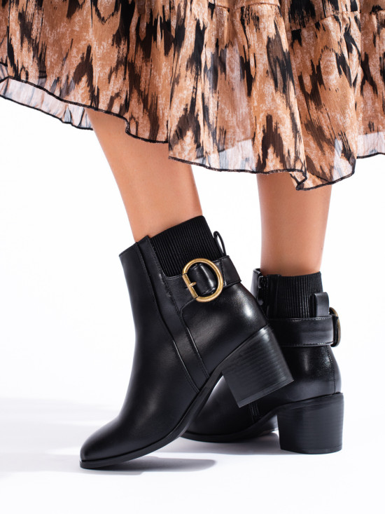 Botine negre elegante cu cataramă