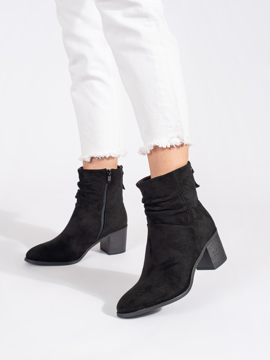 Botine negre din suede cu guler plisat