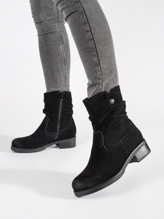 Botine negre cu guler plisat