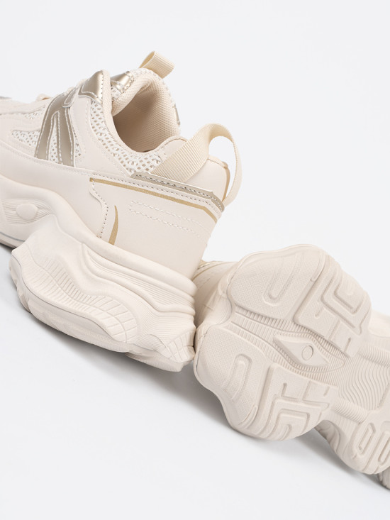 Sneakersi bej deschis cu talpă groasă