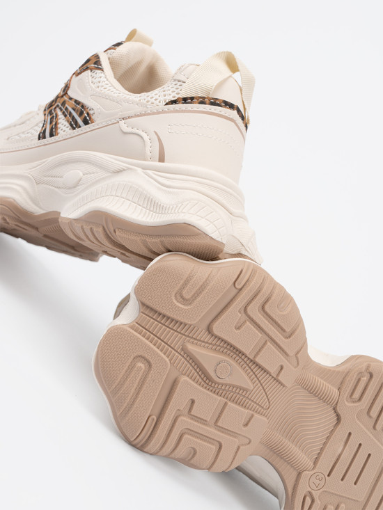 Sneakersi cu talpă groasă în model panteră