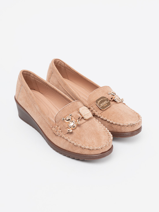 Pantofi bej cu toc din suede