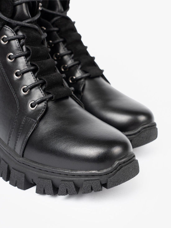 Botine negre cu talpă masivă și fermoar