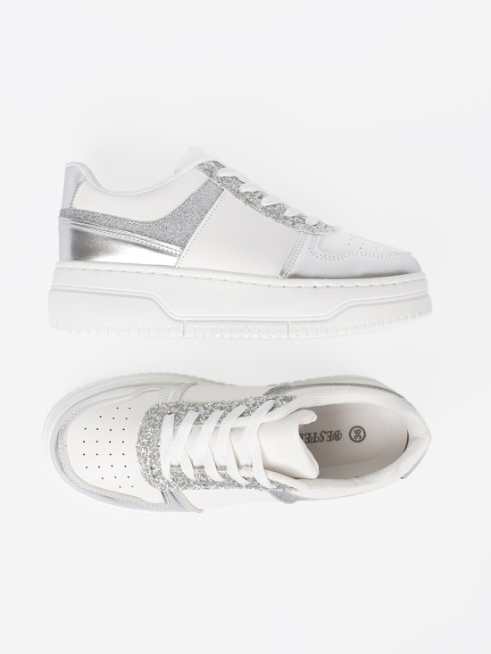 Sneakersi alb-argintii cu detalii strălucitoare