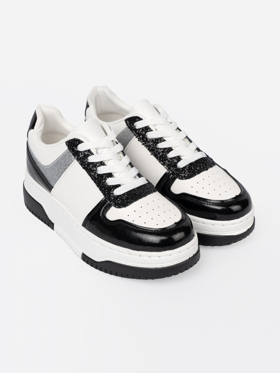 Sneakersi negri-albi cu detalii argintii strălucitoare