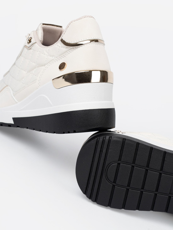 Sneakersi bej cu accente aurii strălucitoare