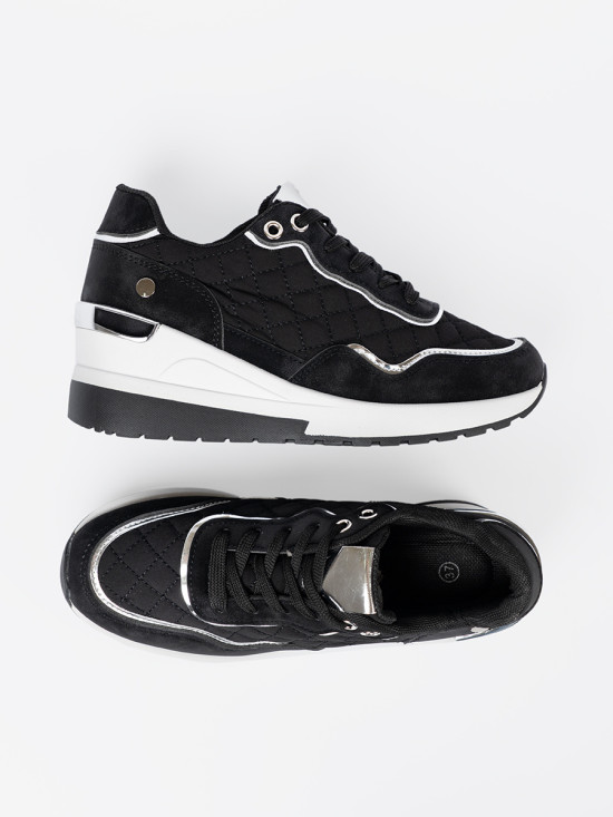 Sneakersi negri cu toc