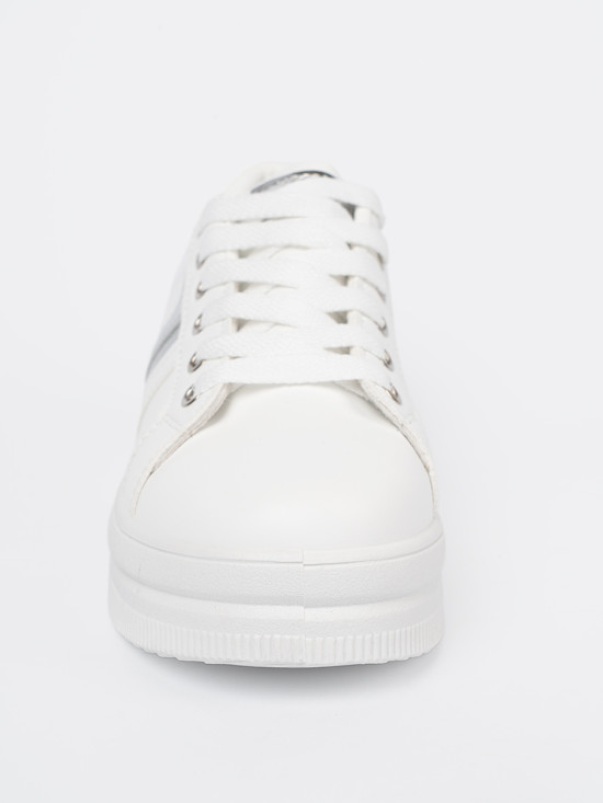Sneakersi albi cu accent metalic argintiu