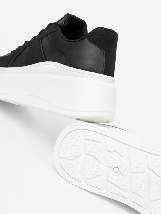 Sneakersi clasici negri cu talpă groasă