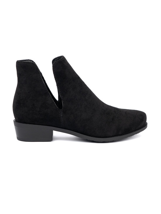 Botine negre cu decupaje