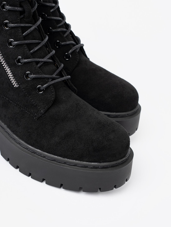 Botine negre cu aspect de velur