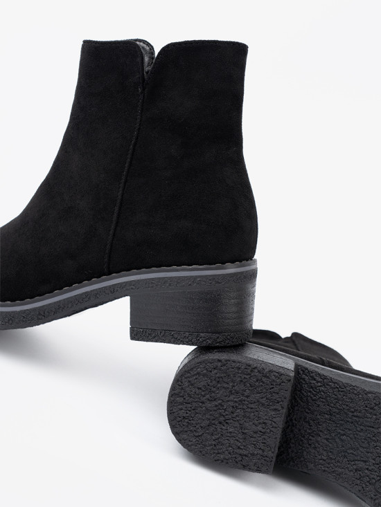 Botine simple negre pe toc confortabil