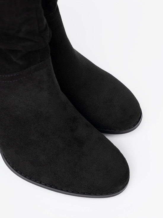 Botine negre din suede cu toc bloc și guler plisat