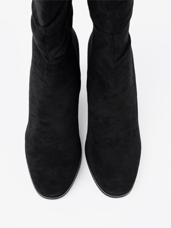 Botine negre cu toc și guler plisat