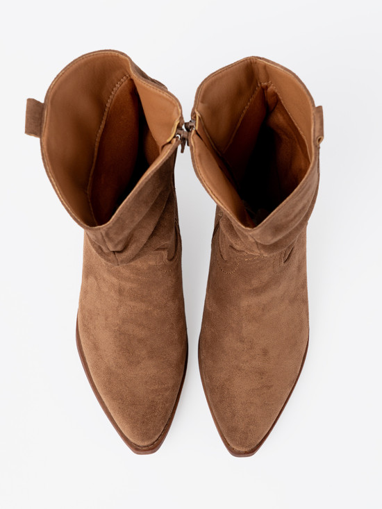 Botine maro cu croi clasic