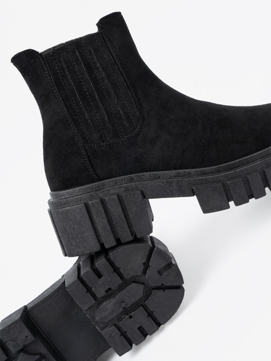 Botine negre stilate pe platformă