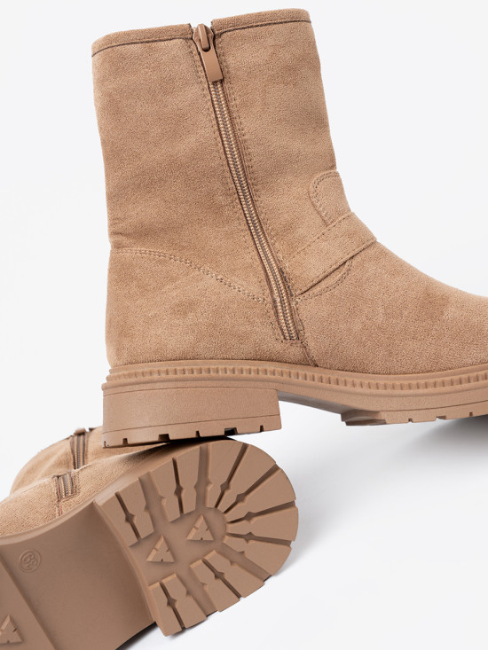 Ghete caramel cu catarame decorative aurii