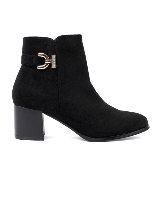 Botine negre elegante cu detalii rafinate