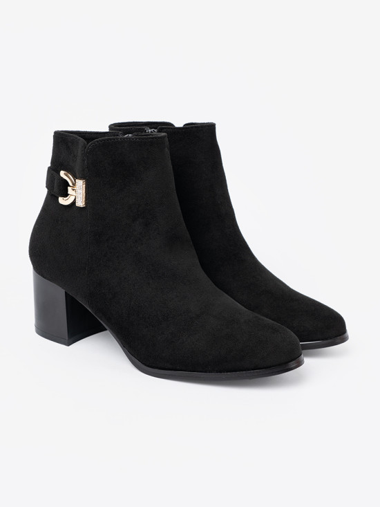 Botine negre elegante cu detalii rafinate