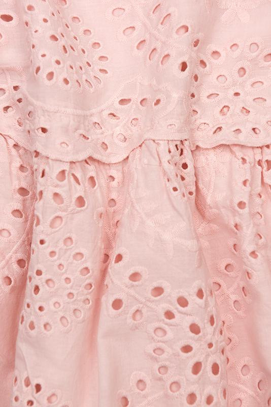 Rochie pudră cu broderie perforată