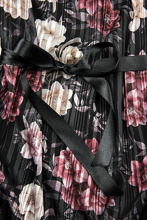 Rochie florală neagră cu panglică în talie