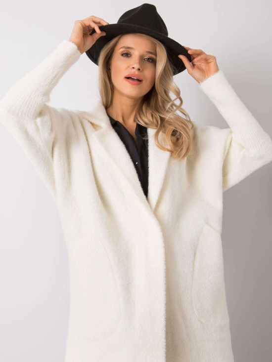 Palton ecru din alpaca fluffy