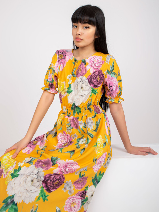 Rochie midi cu flori în galben închis
